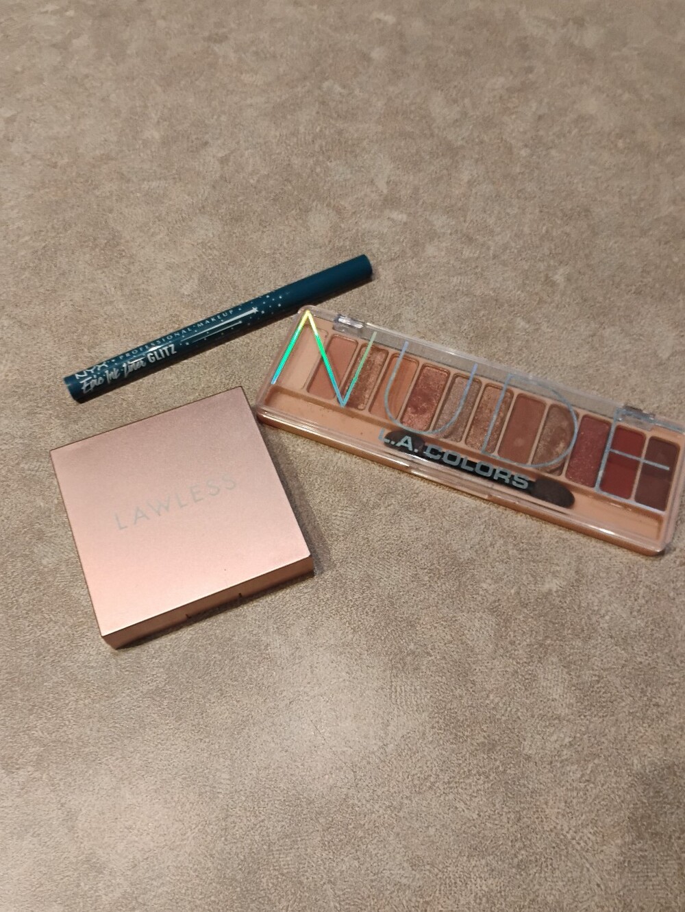 LAWLESS Compact Soft Blur Cream, NUDE Eyeshadows&Thin Green BlueSparkle Eyeliner
